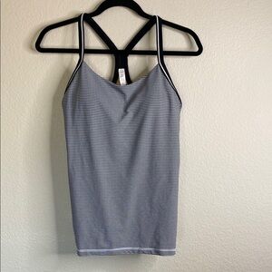 Lululemon Ujjayi women’s gingham Y tank black white  Sz 12 EUC